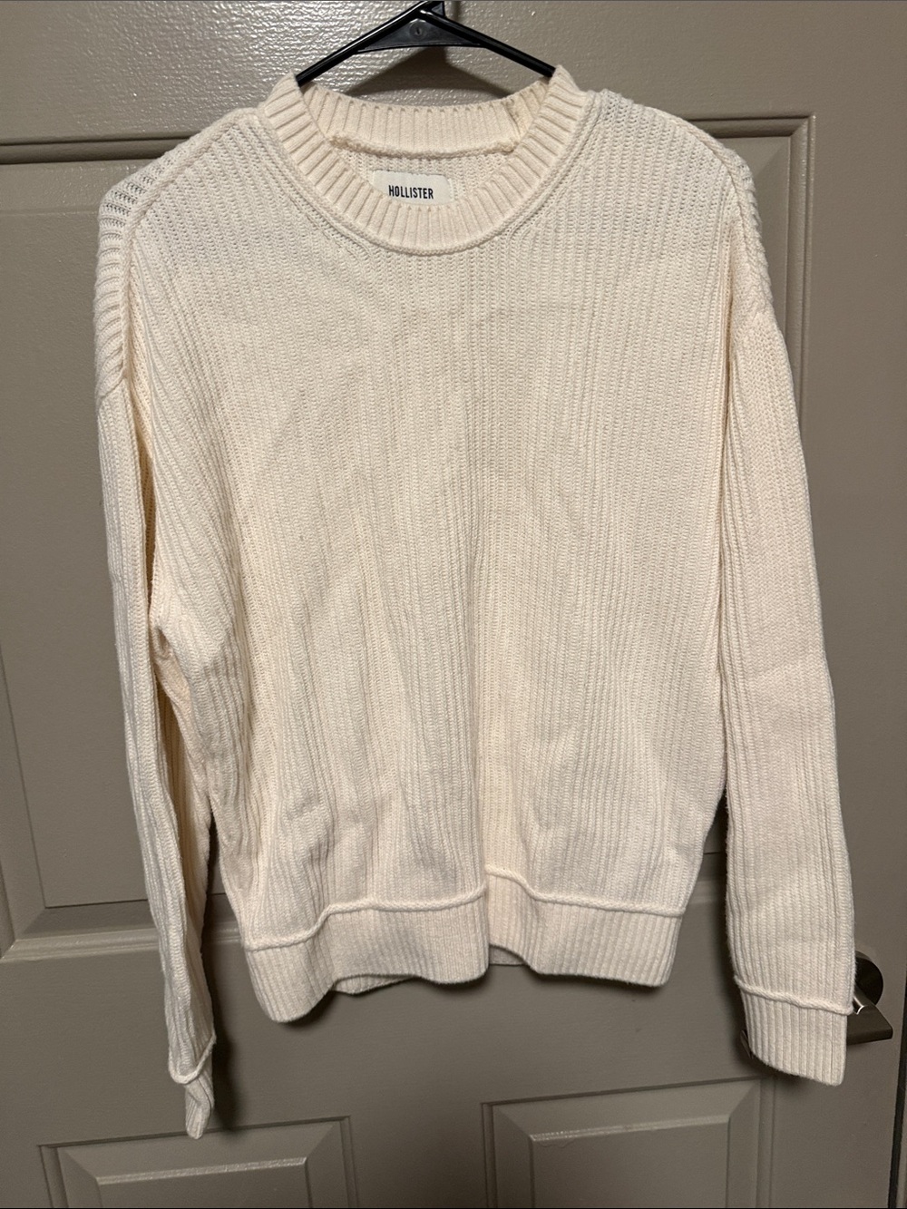Hollister Women's Ivory Ribbed Crewneck Sweater